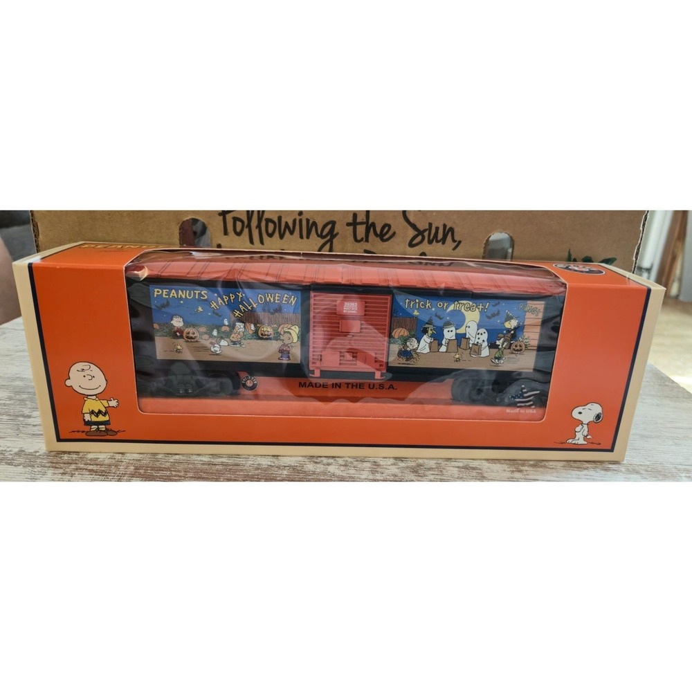 Lionel 6-39363 Peanuts Halloween Boxcar O Gauge NIB - Small Paint Chip - Picture 2 of 16